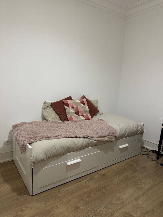Cama Extensivel c/gavetas e colchões IKEA