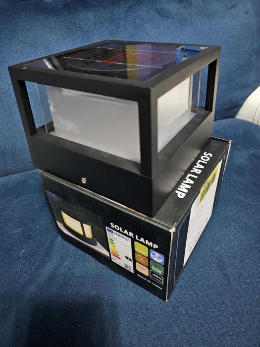 Lampa LED solarna na słupek filar zewnętrzna 4400mAh oświetlenie