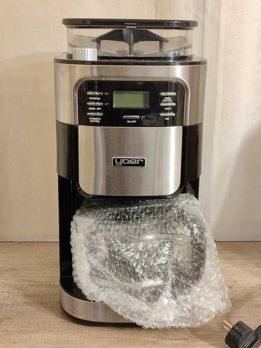 Ekspres do kawy z młynkiem Yoer Burrio CMG01BK – jak nowy