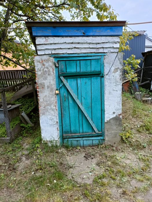 Продам півбудинку в мальовничому місці (150 км від Києва)