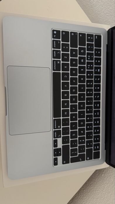 Macbook air 2025
