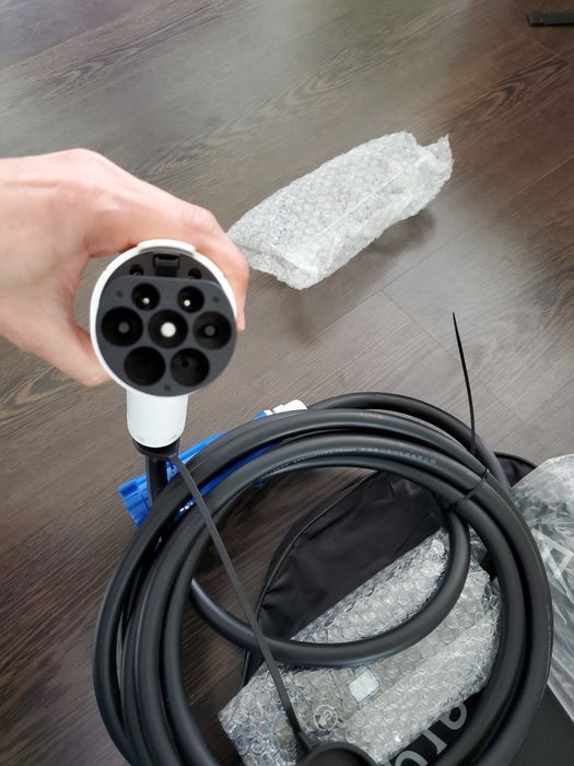 Зарядний пристрій для електромобілів 7 кВт 32А 1-фаза