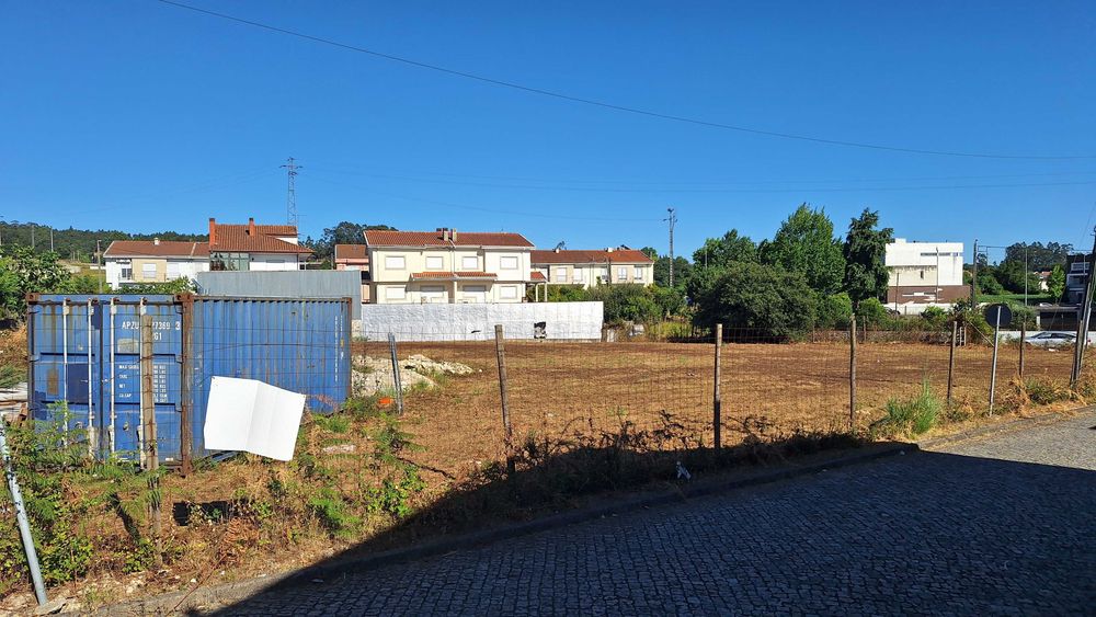 Terreno p/ 5 moradias – Maia - 2378m2– 299.000 €