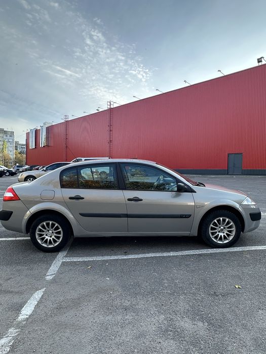 Автомобіль Reno Megan 2