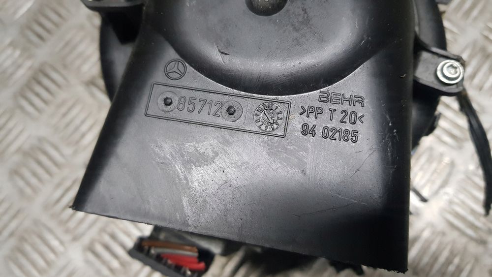 Mercedes ml W163 Nagrzewnica Opornica tył