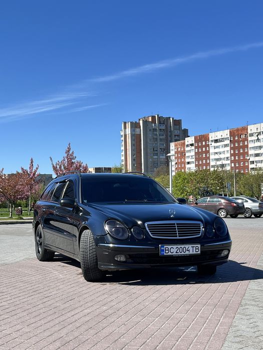 Mercedes E-Class W211