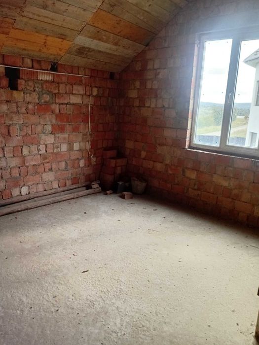 Продам новобудову в Горішних Шерівцях 250 м.кв.