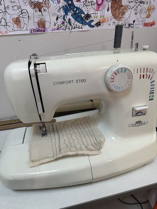 Машинка швейна Victoria Comfort 2700