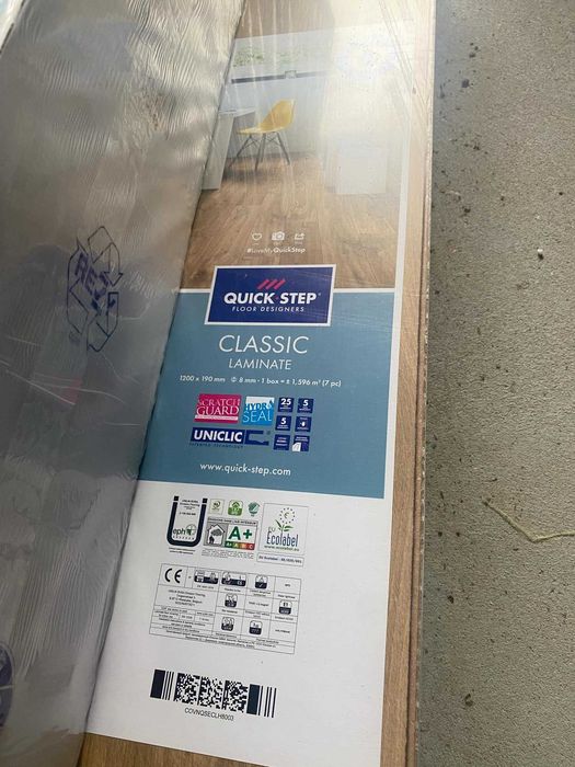Panele podłogowe quick step AC4 hydrofobowe dąb naturalny
