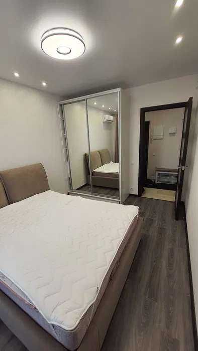 Сдам 2 комнатную квартиру посуточно!! Елизаветинская, метро Гагарина!