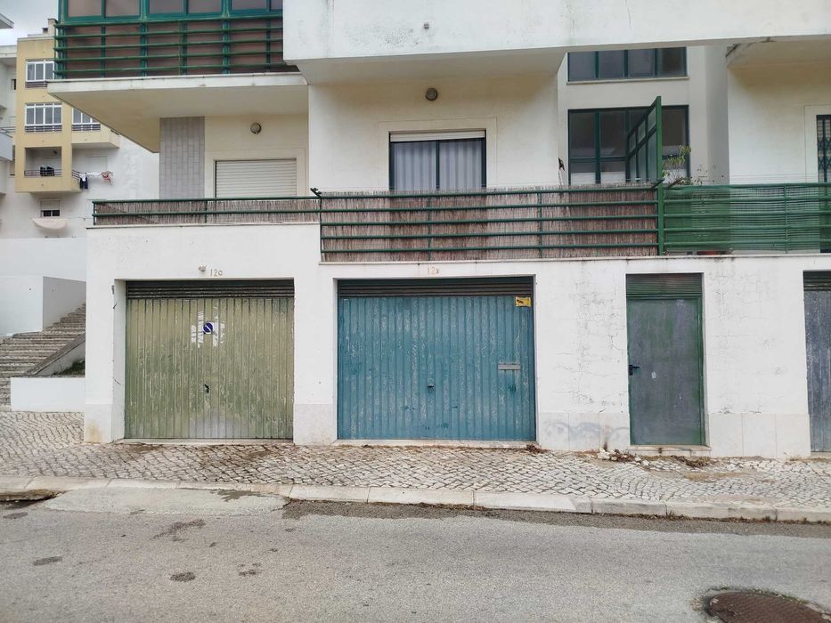 Garagem à venda na rua Romeu Correia, Sobreda