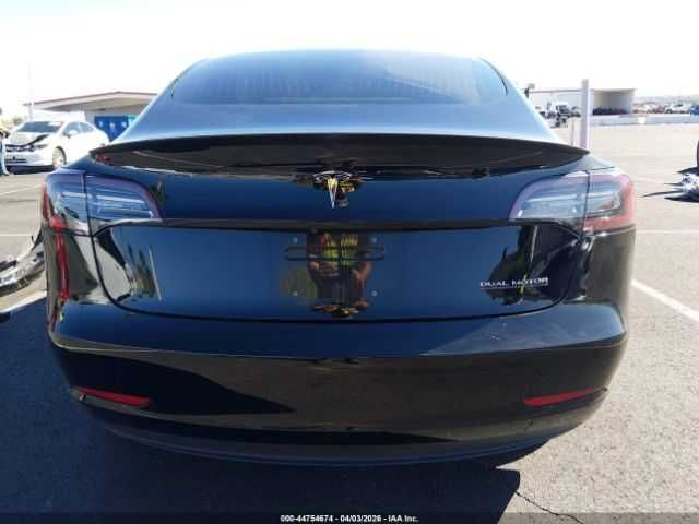 Tesla Model 3 2018 .
