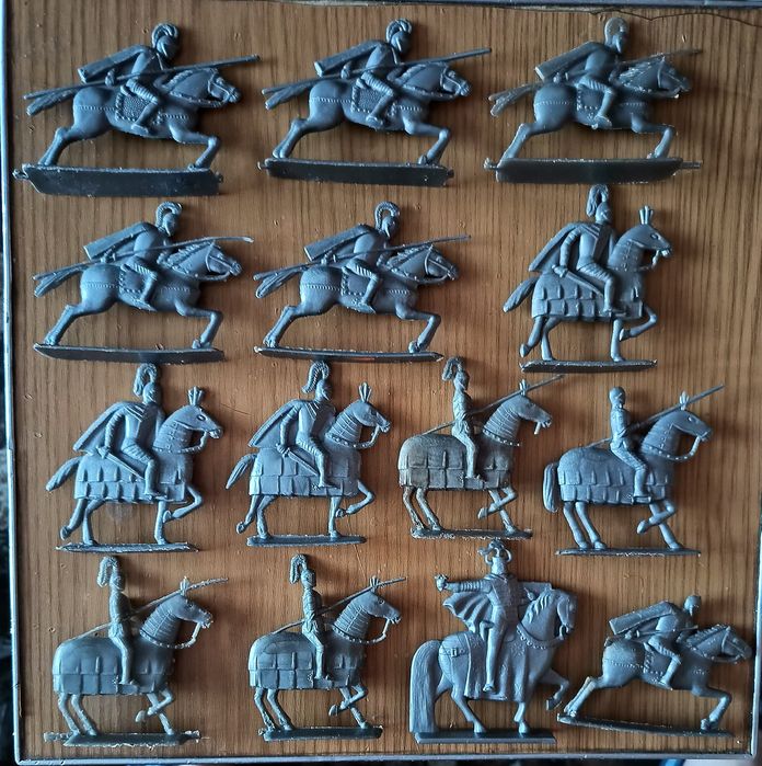 Продам плоских солдатиков СССР, в объявлении не все есть ещё такие же