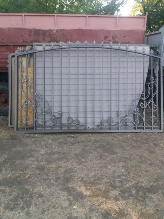 Продам секції забору , нові .