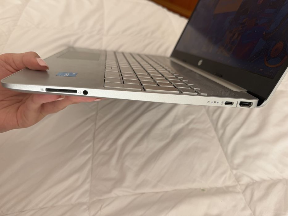 HP 15s-fq5026na | i3 | 8GB RAM | 256GB SSD | 15,6”
