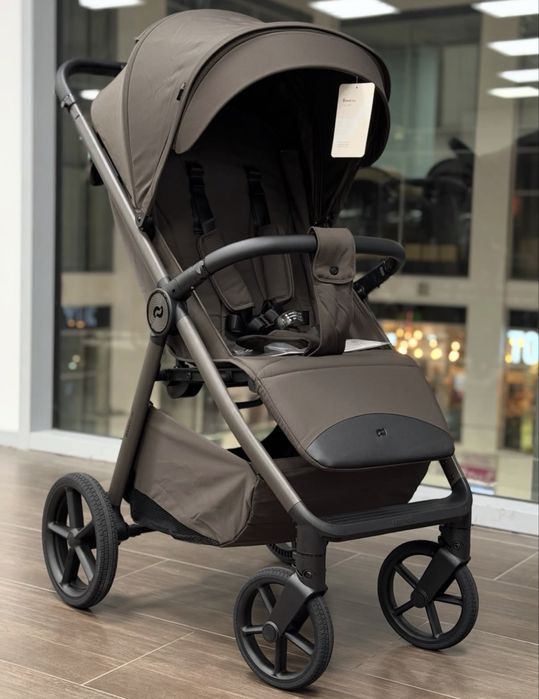Прогулянкова коляска CARRELLO Bravo Lite 2026