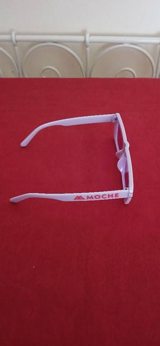 Óculos de sol Moche, novos