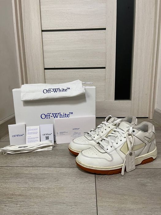 Off white out of office: 6 206 грн. - Кроссовки для города