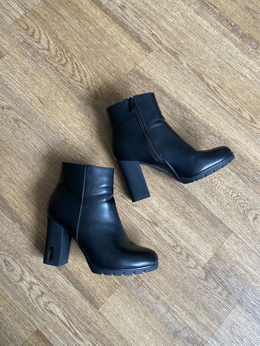 Ботильйони жіночі, стан ідеал, 38 розмір