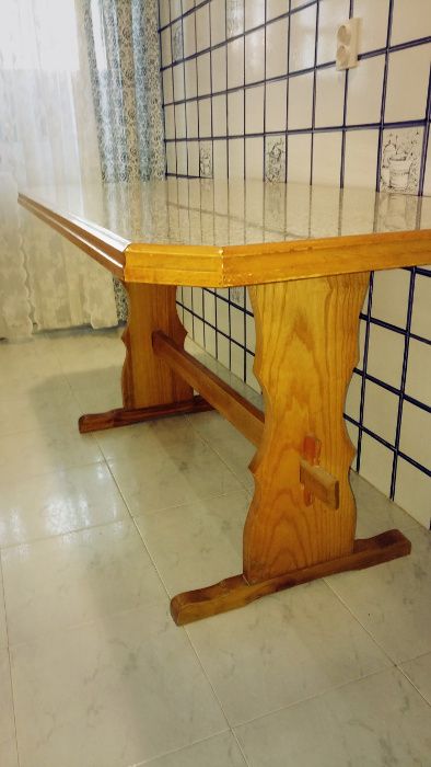 Rustic common table64552787545090122