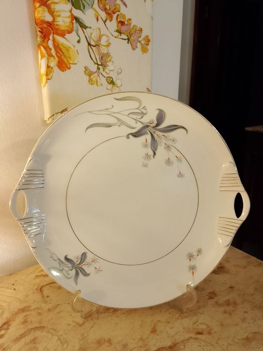 Various decorative items509443906607534086