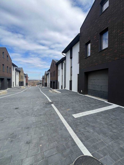 Продаж котеджів у мальовничій місцевості у селі Підгороднє БЕЗ КОМІСІЇ