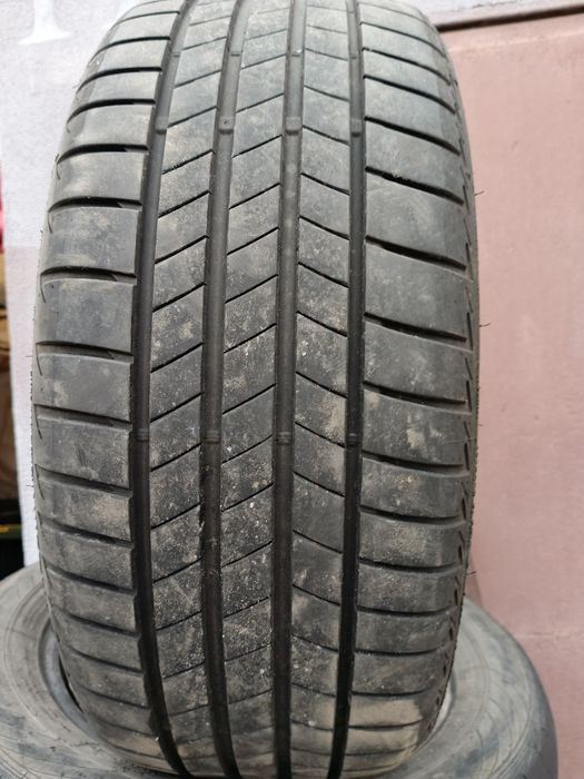 Продам шину 225 40 19 одно
