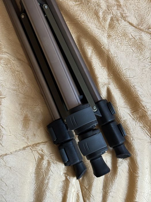 Vanguard Profesionalny Regulowany Statyw na Kamere Czarny