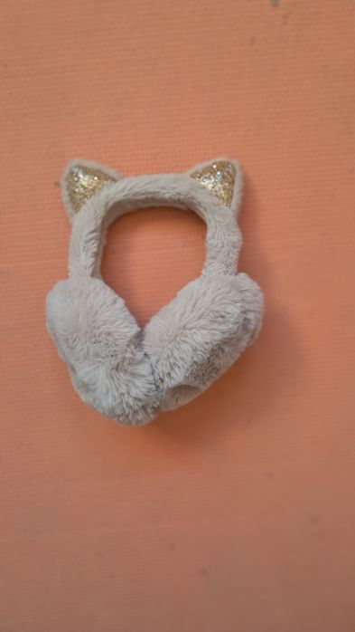 Nauszniki kotki złote.