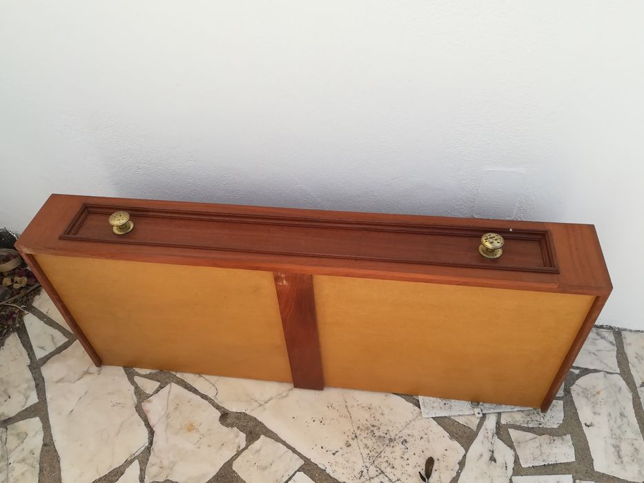 Gavetões de roupeiro de parede em madeira maciça