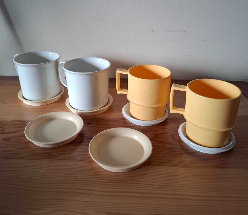 Tupperware - Canecas com Tampas e Duas Tampas de Canecas430225194473891841