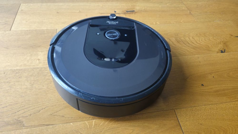 iRobot  Roomba i7