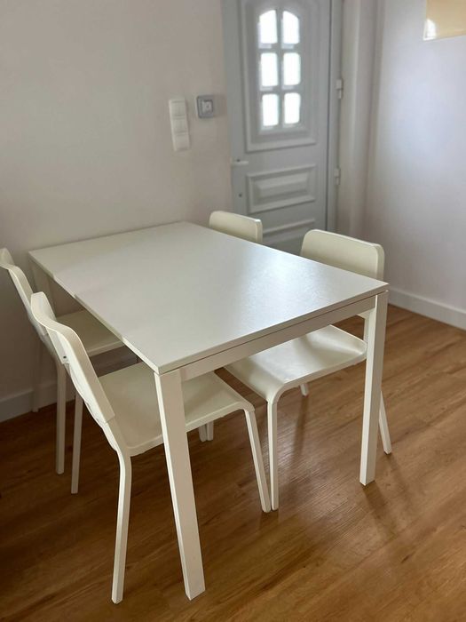 Mesa Vihals  - IKEA - Excelente Estado