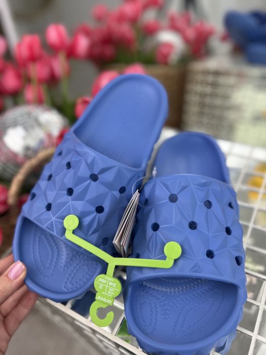 Крокси шльопанці crocs classic geometric slide 36 та 37