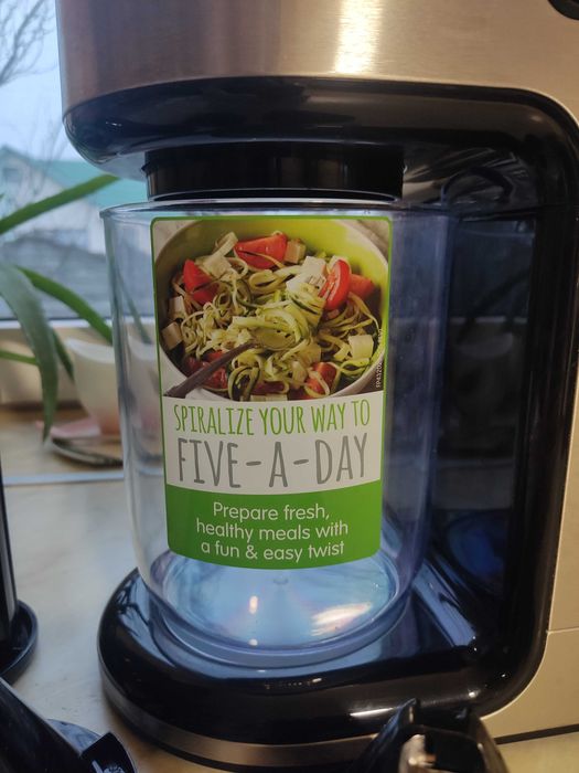 Спіралізатор Morphy Richard Spiralizer ,овочерізка спіральна.