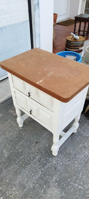 Mesa de cabeceira Windsor
