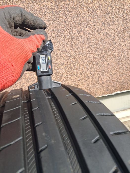 225/45 R19 96W - Goodyear Eagle F1 - BMW - 47/2022  ~7mm -  cena=2szt