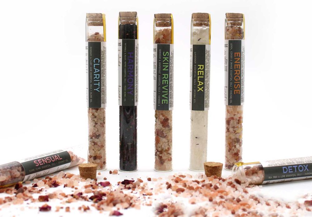 7 tubos de sais de banho com aromas diferentes