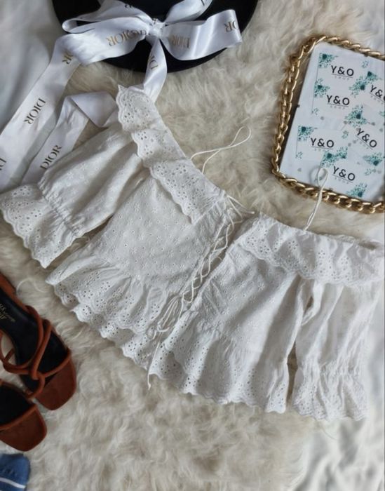 Білий топ з рюшами ZARA
