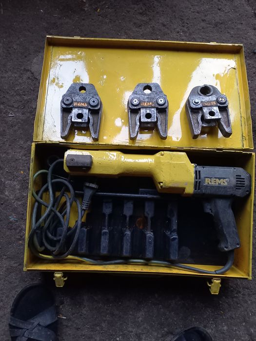 Електричний прес REMS з щоками