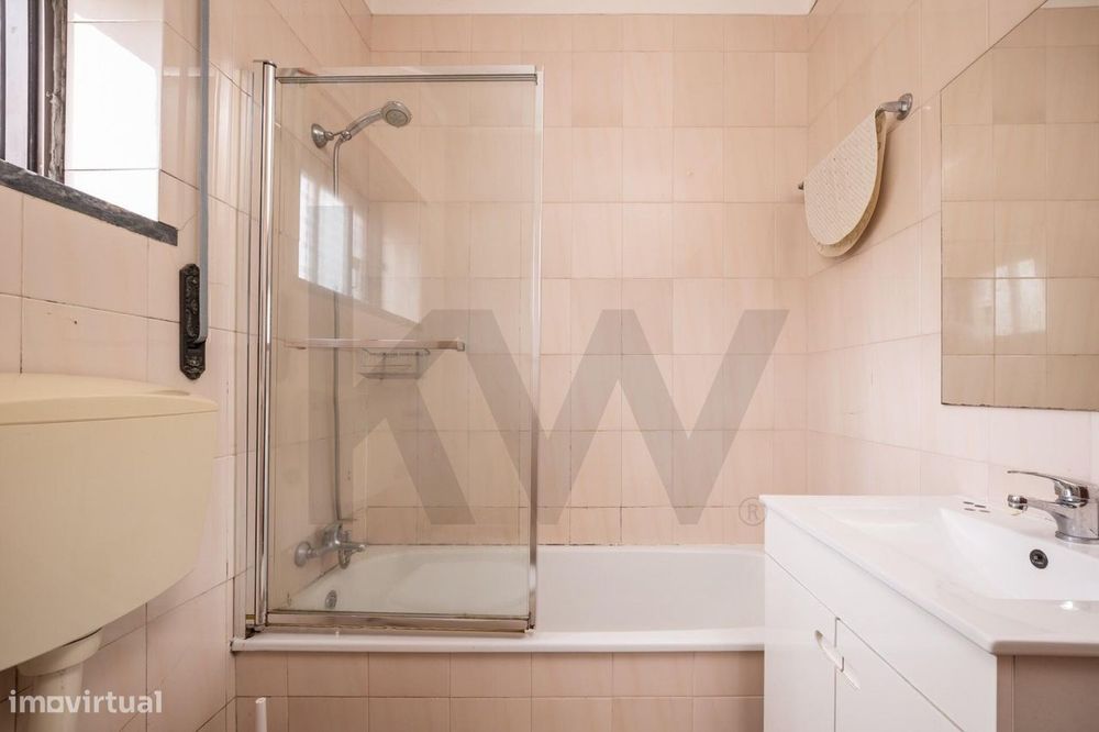 Apartamento T9 em Dúplex com garagem e duas entradas independentes | R