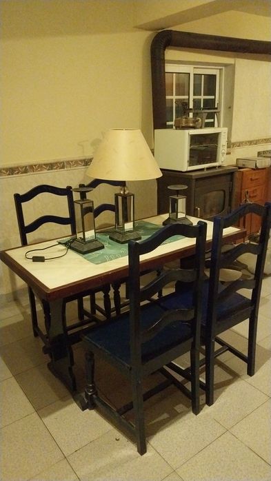 Mesa madeira e mármore com 4 cadeiras