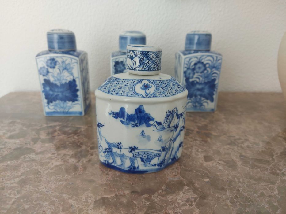 Frasco porcelana azul e branca