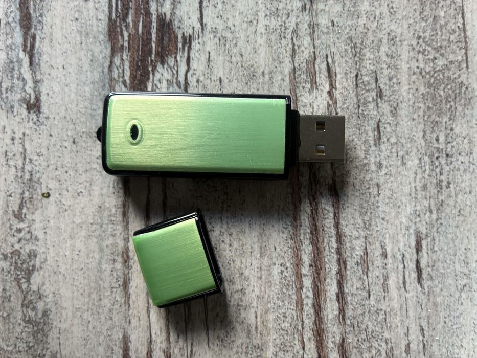 Цифровий диктофон USB флешка для запису розмов з активацією голосом