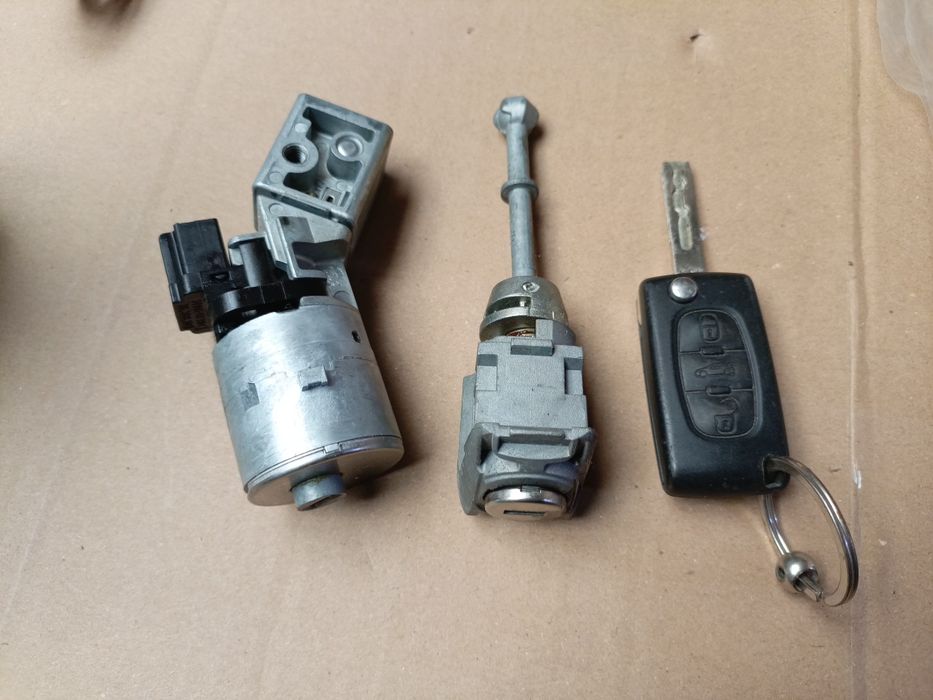 Stacyjka zamek wkładka kluczyk pilot Peugeot RCZ różne modele