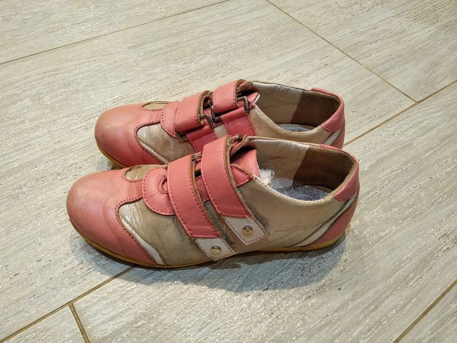 Кожаные кроссовки,кожаные туфли р.33