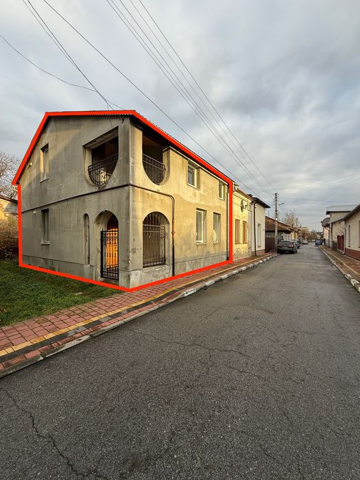 Продаж будинку в центральній частині міста