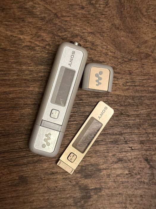 Плеєр-флешка на 1 ГБ