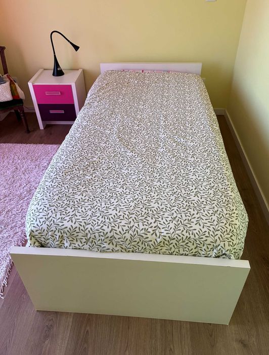 Cama criança/jovem c/ gaveta + colchão e mesa de cabeceira