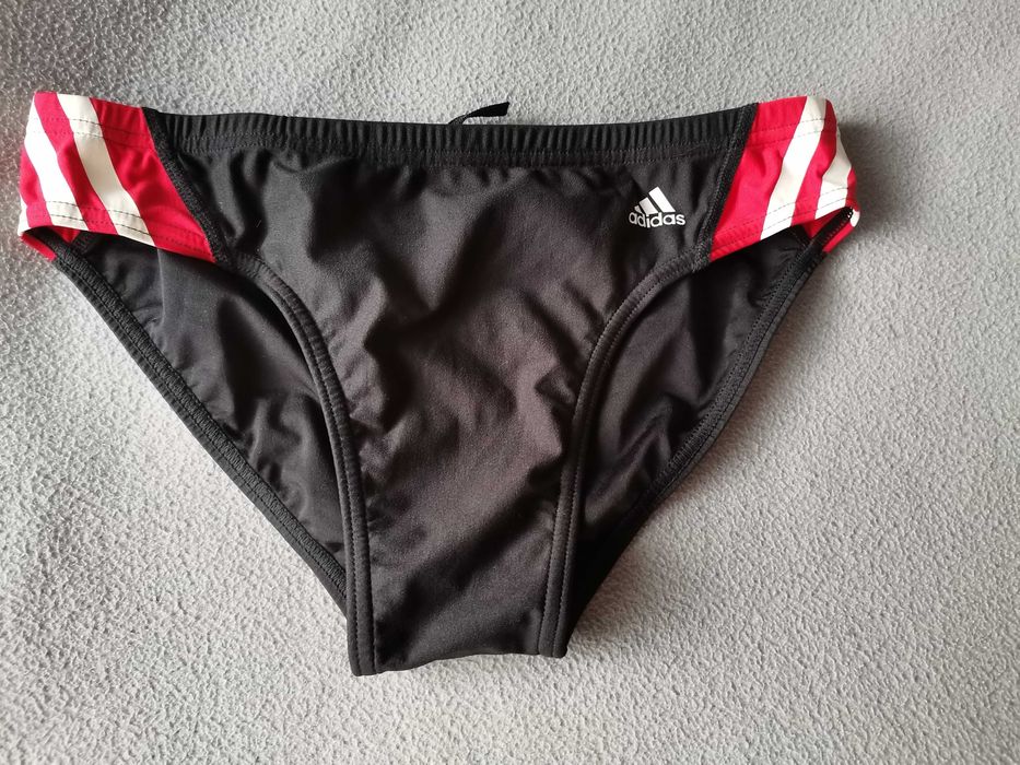Kąpielówki chłopięce adidas, slipy.